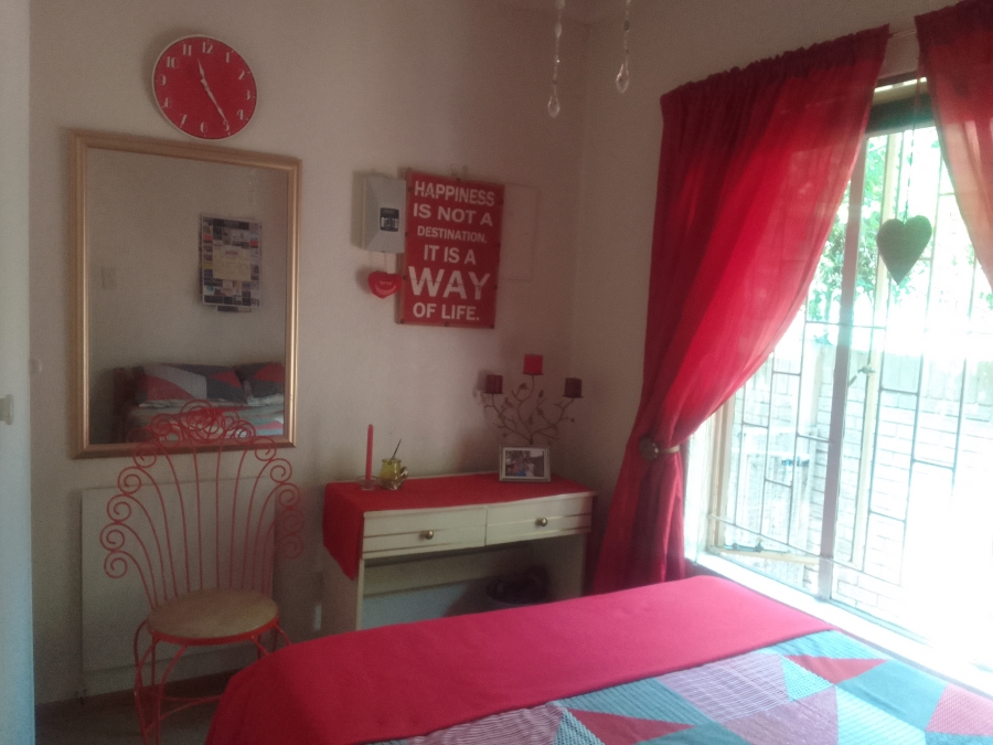 2 Bedroom Property for Sale in Geelhoutpark North West